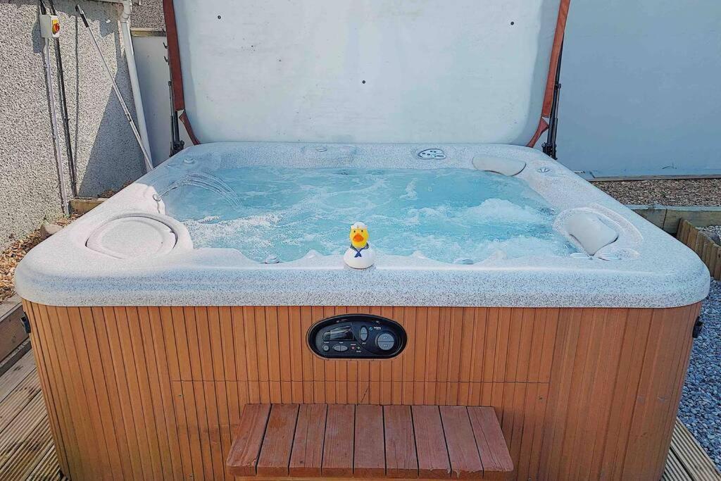 인버네스 Highland Hottub Retreat, On Nc500 빌라 외부 사진