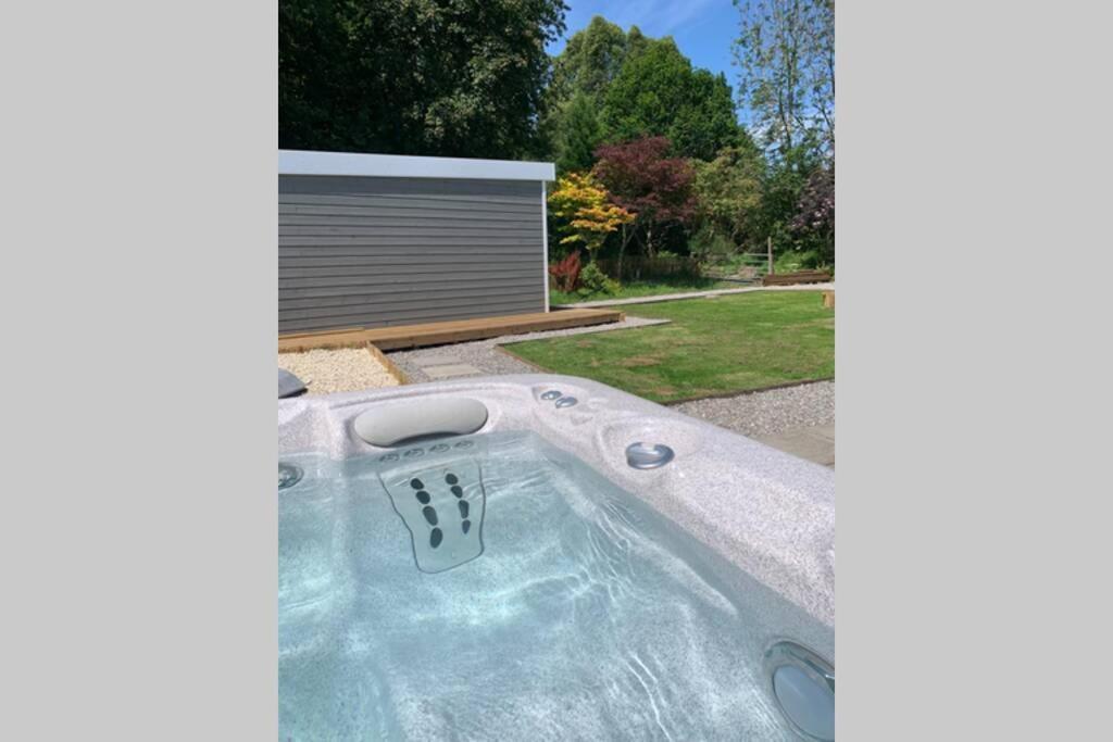 인버네스 Highland Hottub Retreat, On Nc500 빌라 외부 사진
