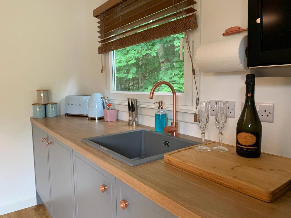 인버네스 Highland Hottub Retreat, On Nc500 빌라 외부 사진